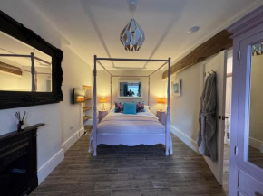 Prior Hall Farm Cottage - 3 bedroom luxury cottage in center of Malham